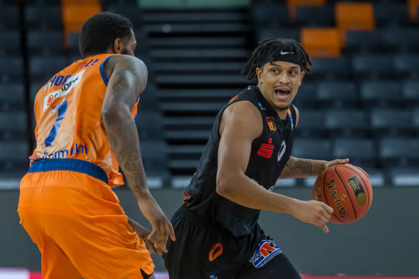 七尺身高却 七尺身高却