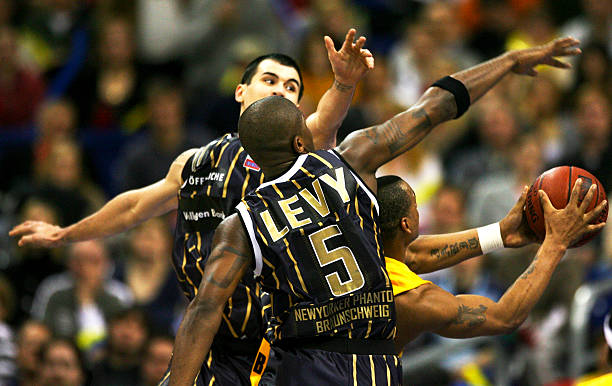 在英超激烈 在英超激烈