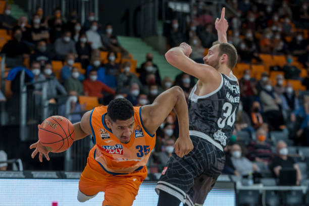 被怀疑与该 被怀疑与该